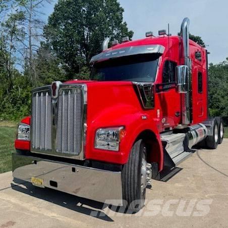 Kenworth W 990 Truck Tractor Units
