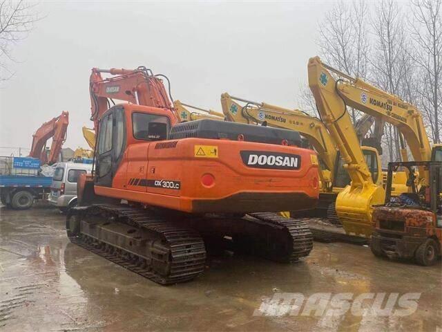 Doosan DX300 Crawler excavators