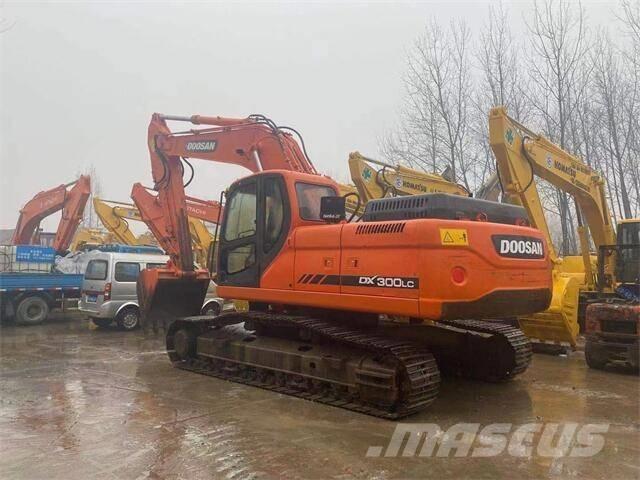 Doosan DX300 Crawler excavators