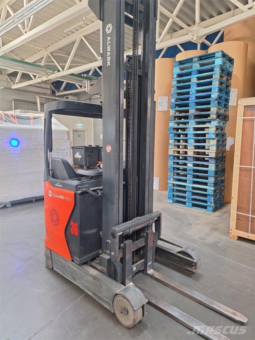 Linde R14 Self propelled stackers