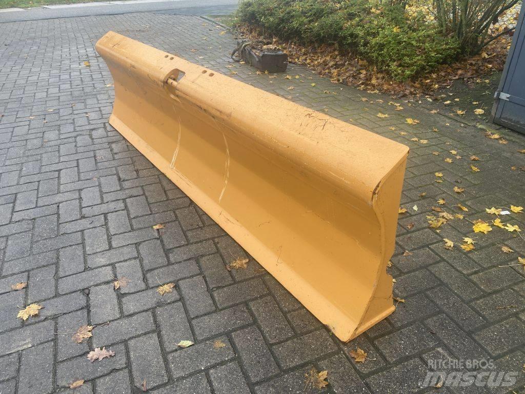 CASE DOZER BLADE Blades