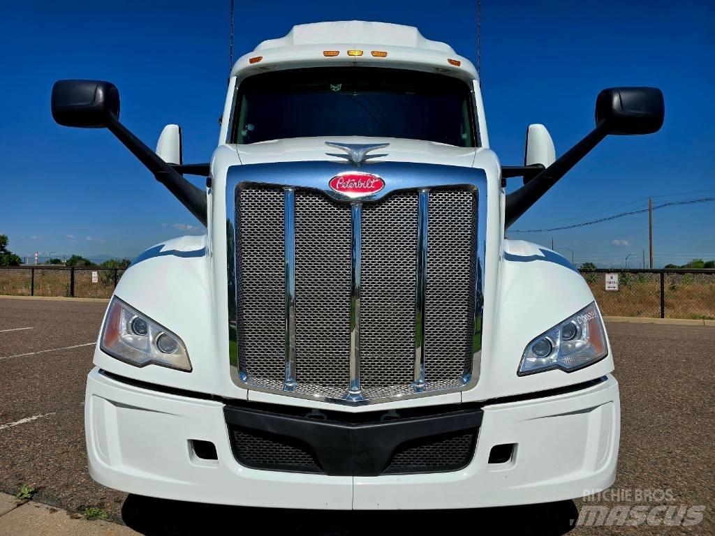 Peterbilt 579 Truck Tractor Units