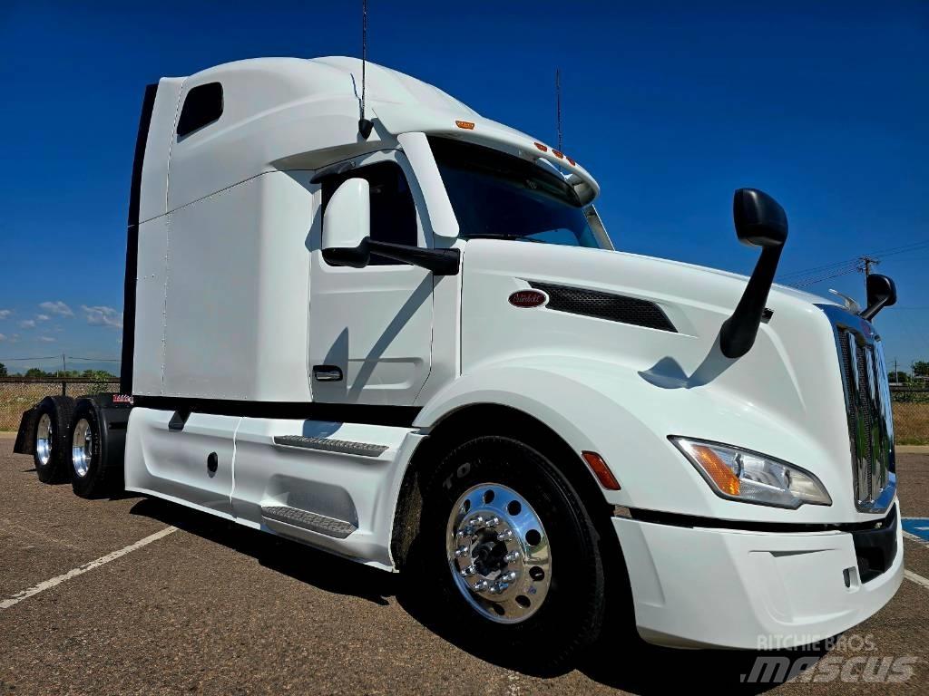 Peterbilt 579 Truck Tractor Units
