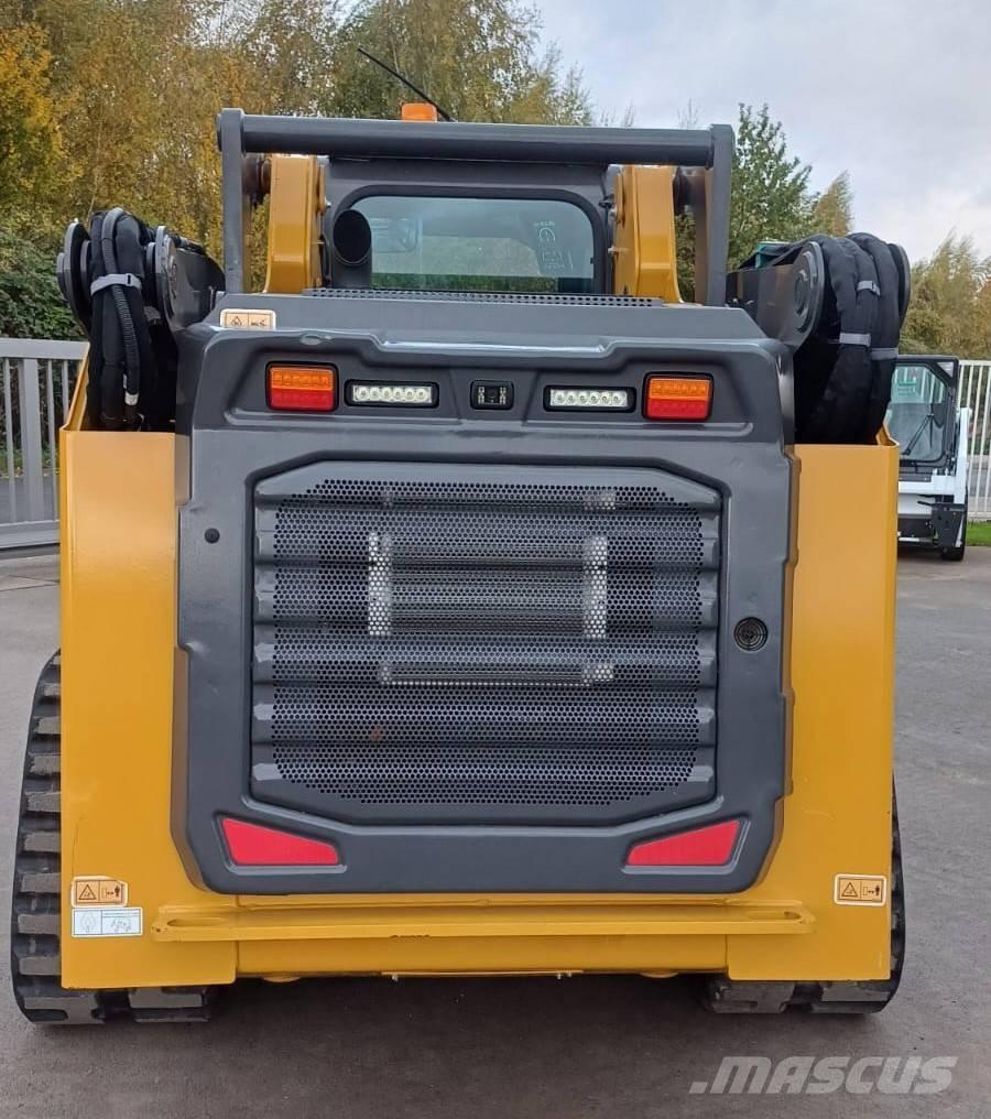 XCMG XC7-TV12 Crawler FEL's