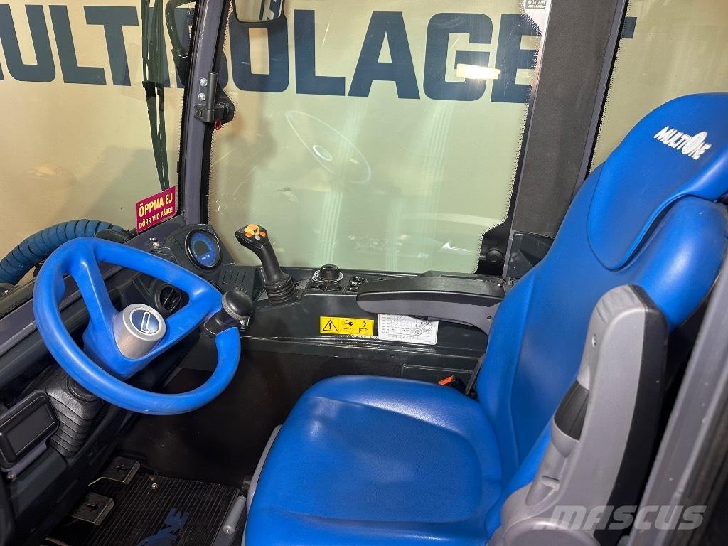 Multione 10.9 Skid steer loaders