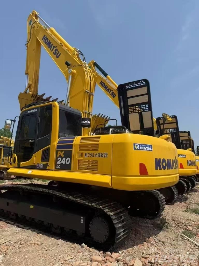 Komatsu 240LC-8 Crawler excavators
