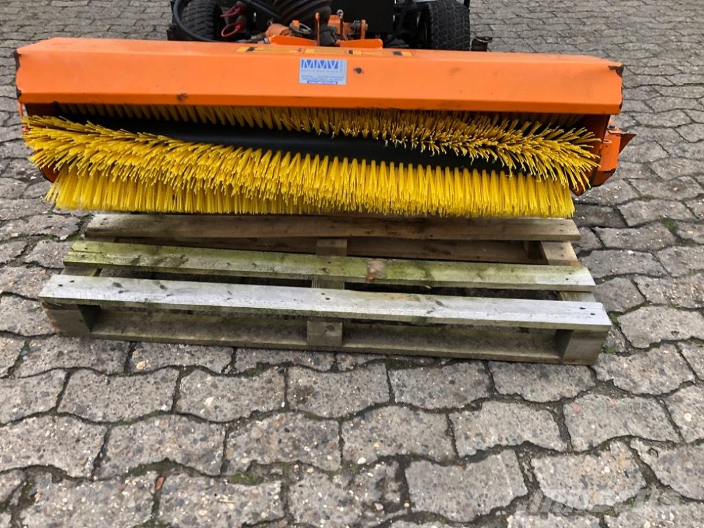 Iseki KL 110 Sweepers