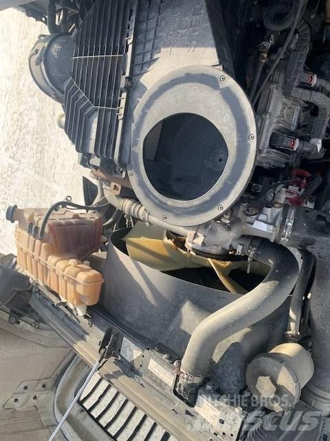 International LT 625 Truck Tractor Units