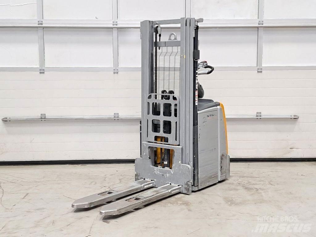 Still EXV-SF16 Pedestrian stacker
