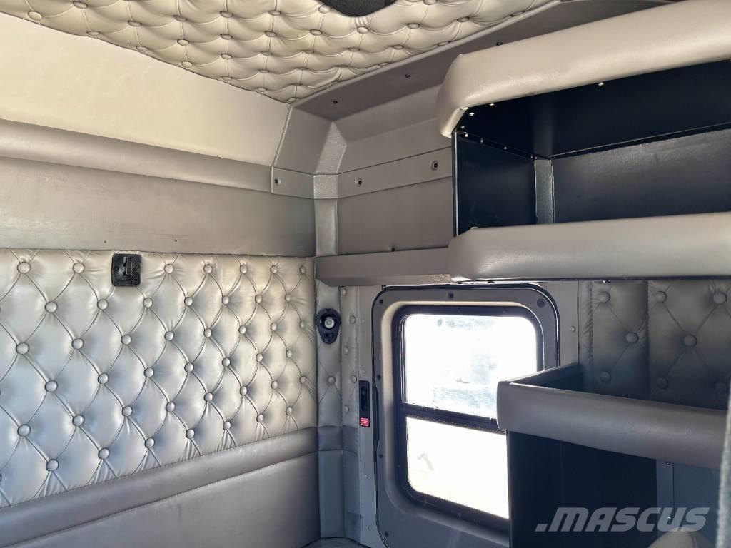 Kenworth T800 Truck Tractor Units