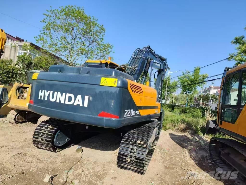 Hyundai 220lc-9s Midi excavators  7t - 12t