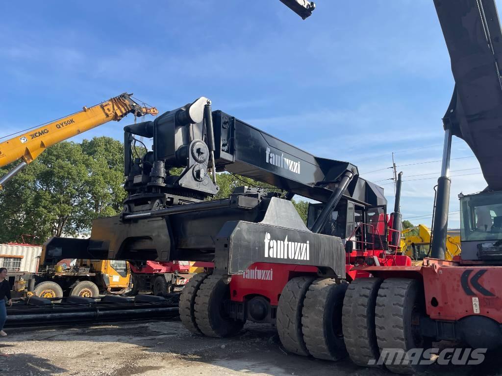 Fantuzzi CS 45 KM Reachstackers
