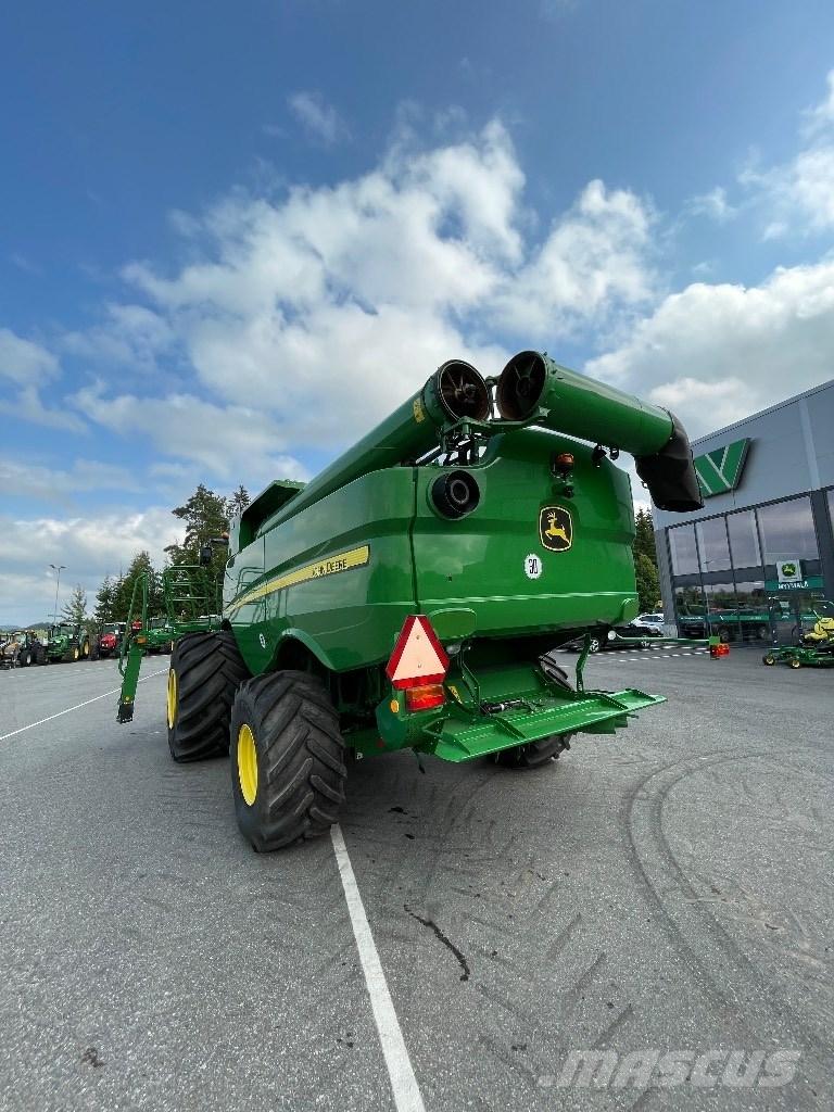 John Deere S760i Combine harvesters