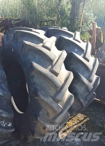  Pneus 16.9-24 Tyres, wheels and rims