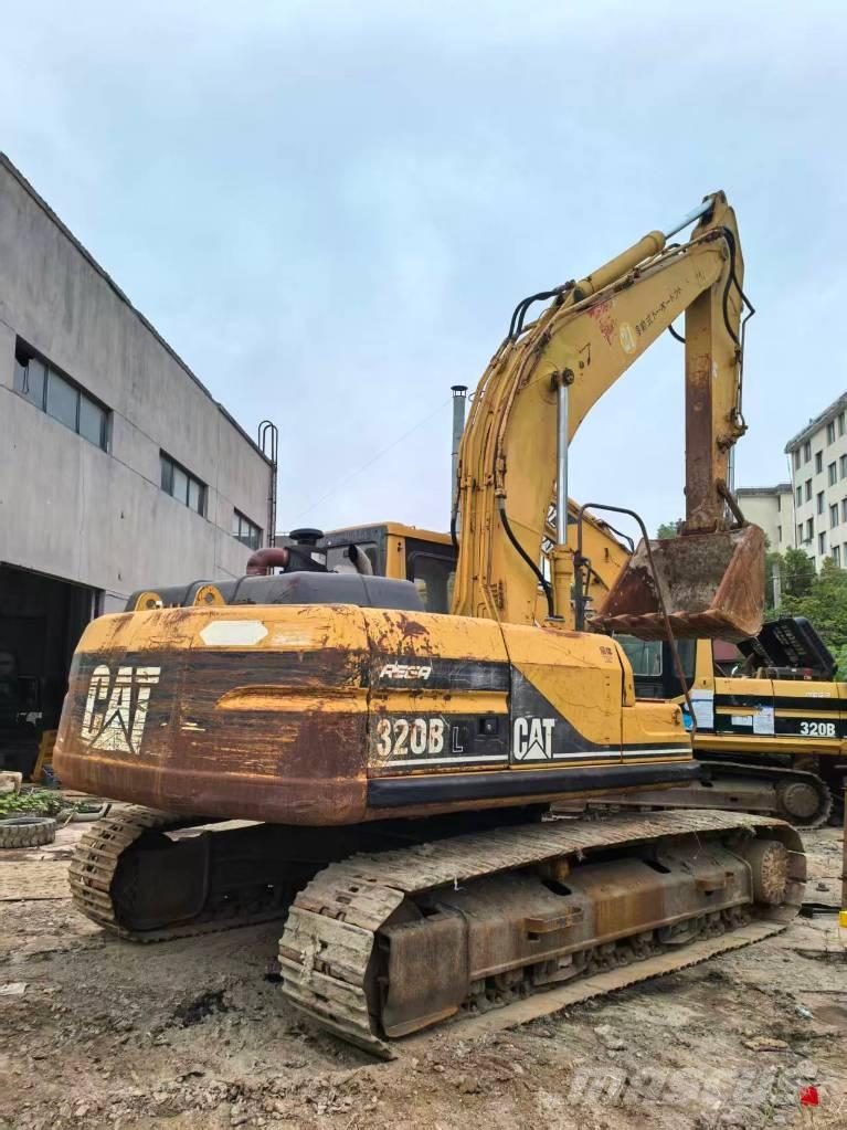 CAT 320BL Midi excavators  7t - 12t
