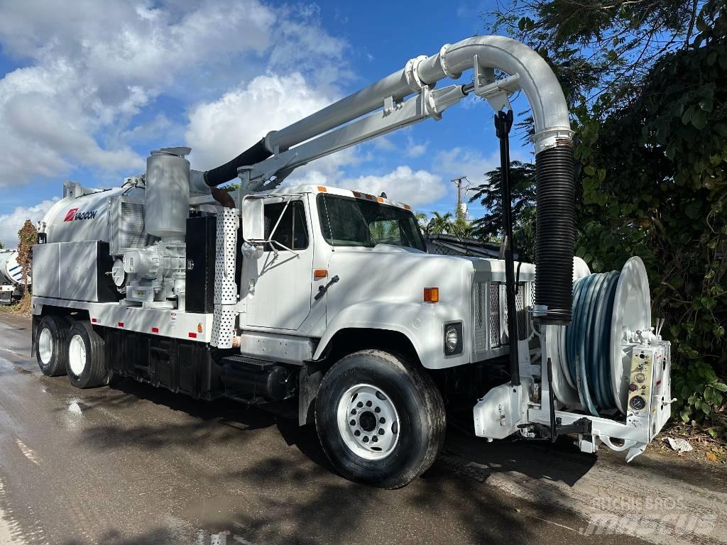 International F 2554 Sewage disposal Trucks