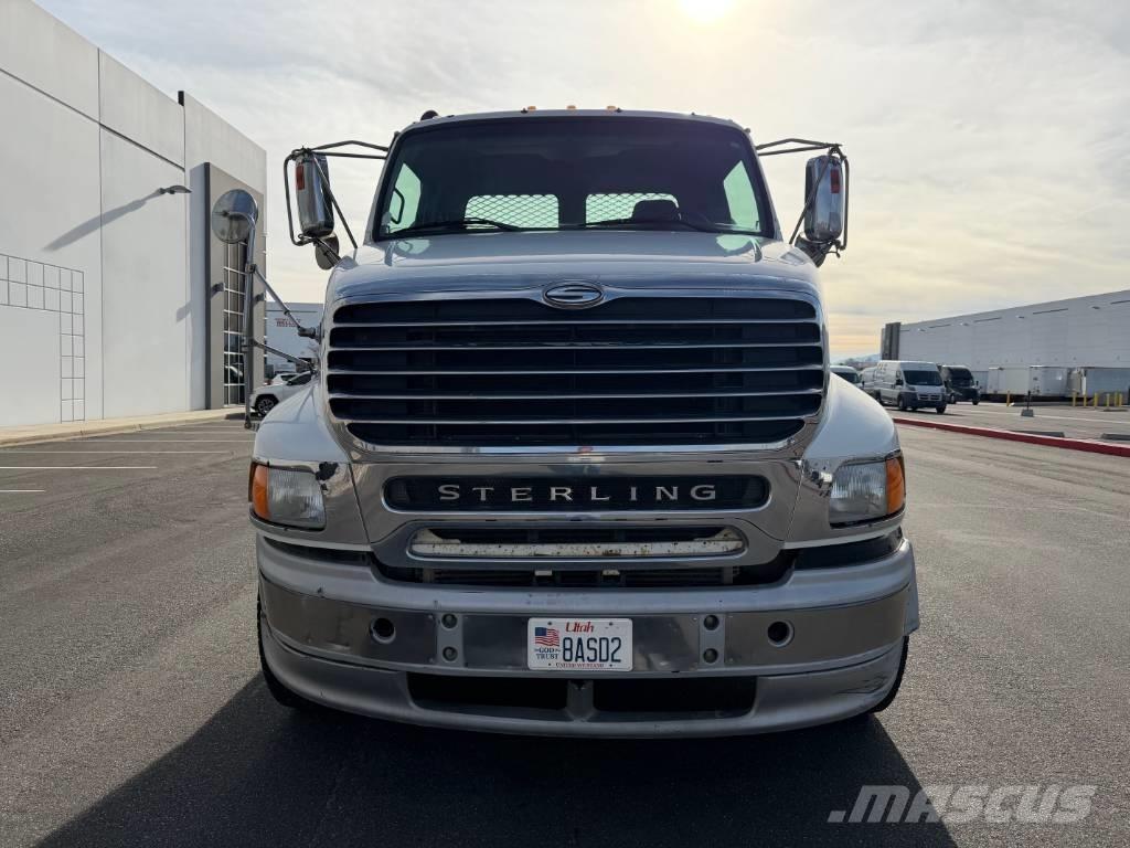 Sterling AT 9500 Demountable trucks