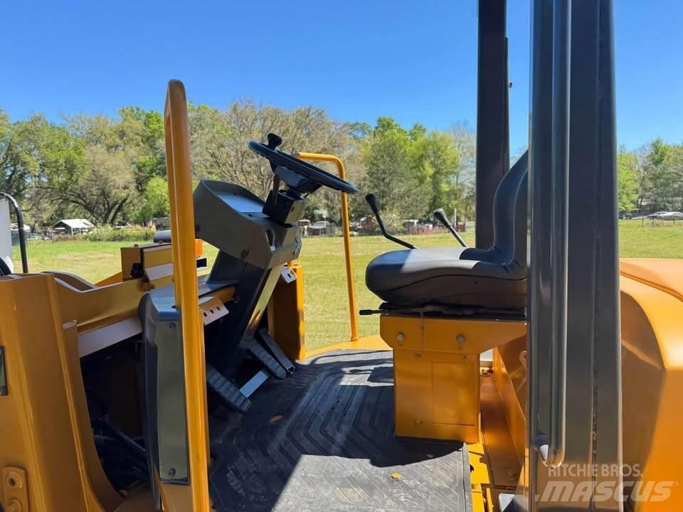 TCM E 820 Wheel loaders