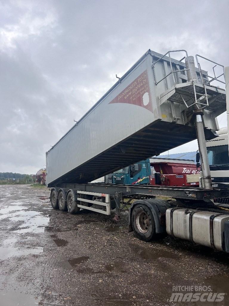Wielton 45M3 Grain / Silage Trailers