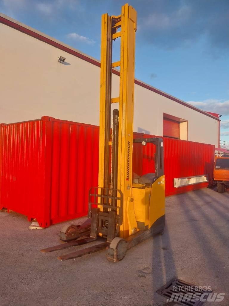 Jungheinrich ETV 325 Reach truck