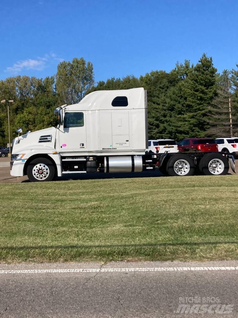 Western Star 5700 XE Truck Tractor Units