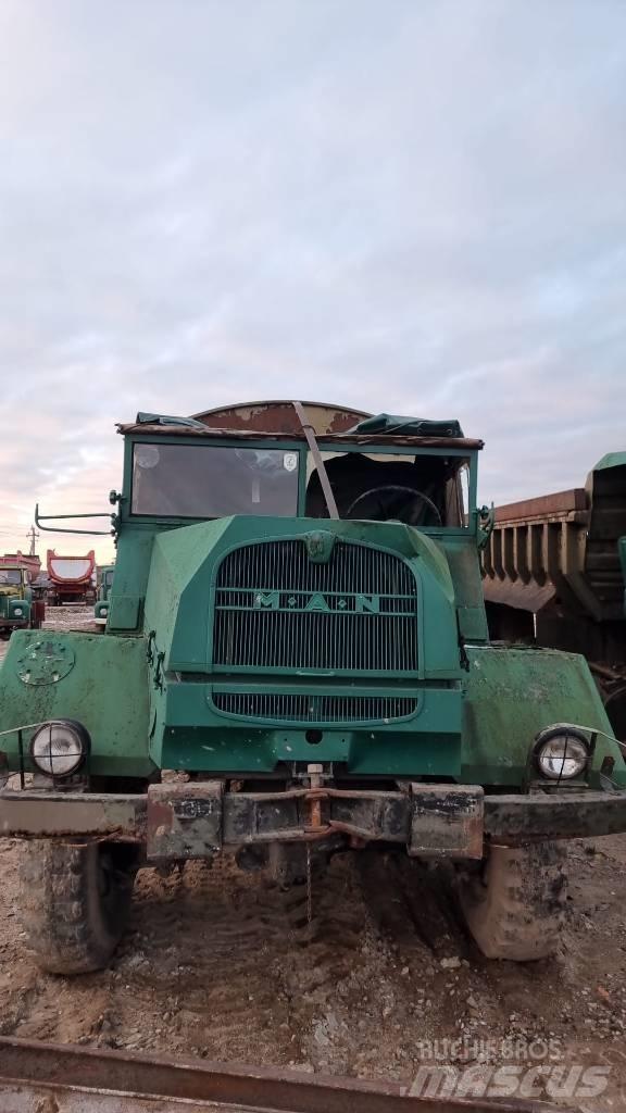 MAN 630 Van Body Trucks