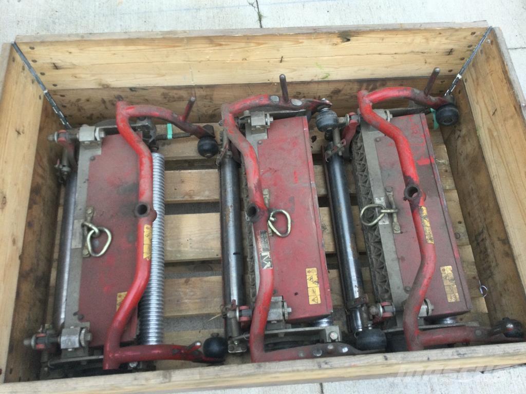 Toro 3250D Riding mowers