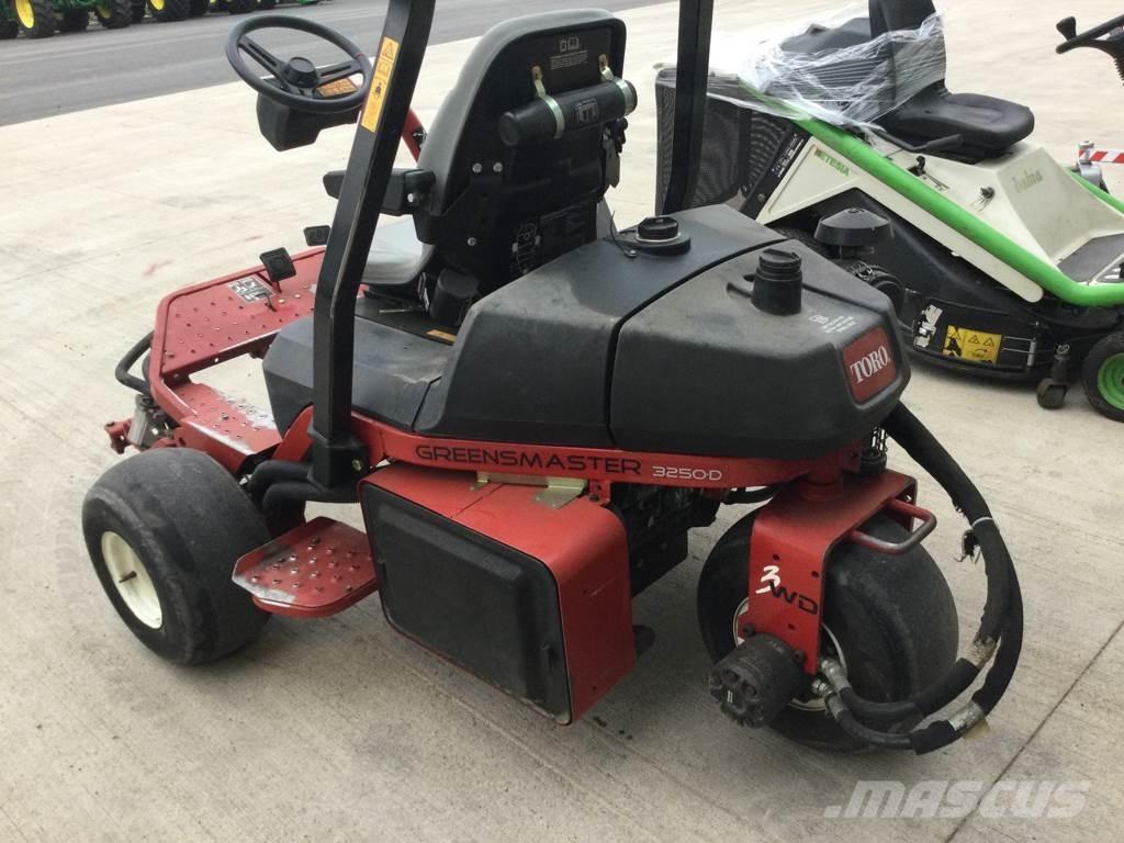 Toro 3250D Riding mowers