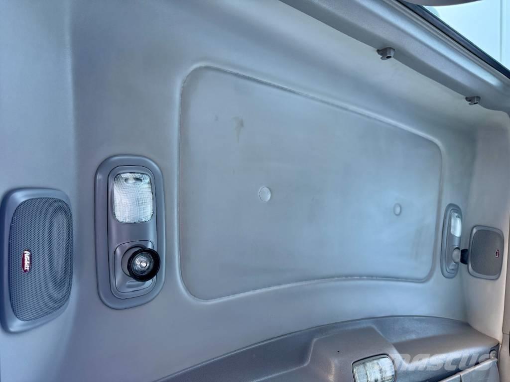 Peterbilt 388 Truck Tractor Units