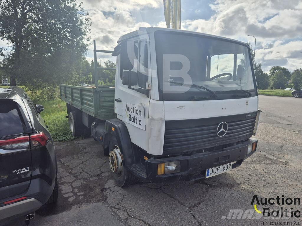 Mercedes-Benz 1117 Flatbed/Dropside trucks