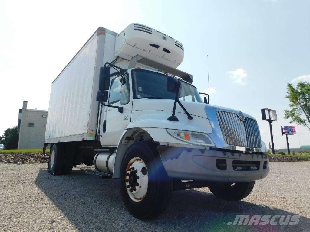 International 4400 Containerframe/Skiploader trucks