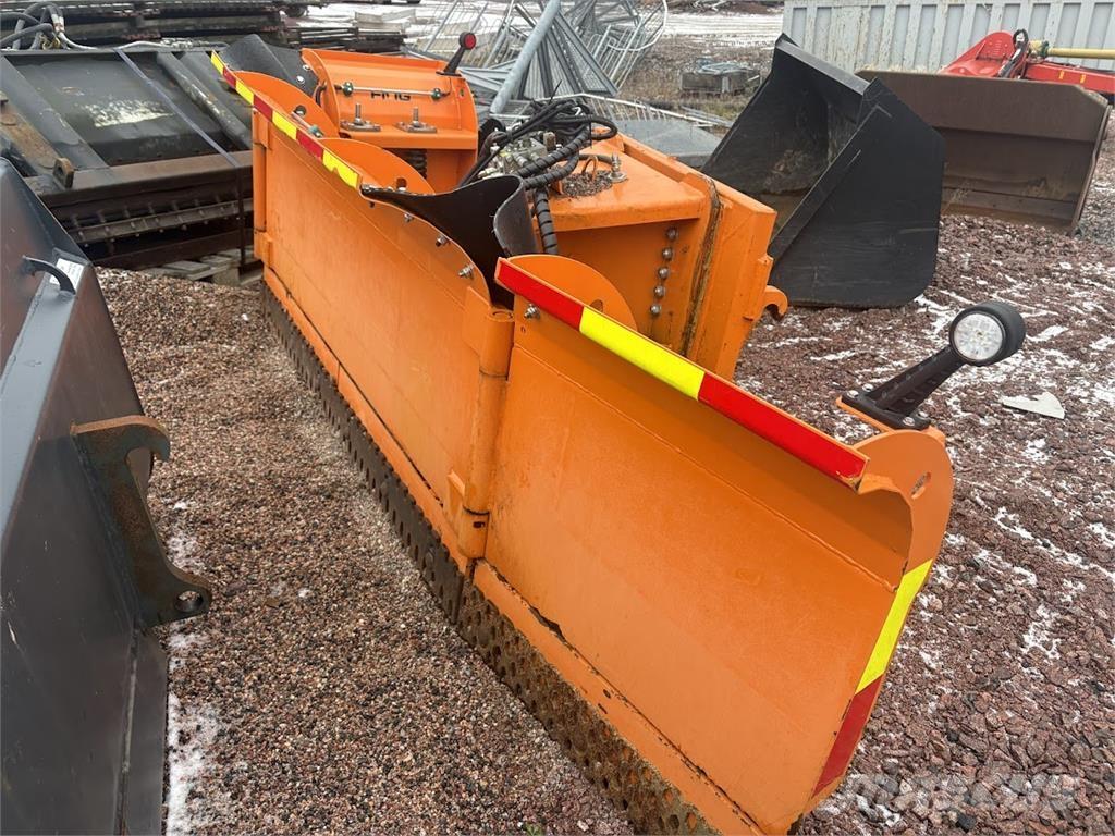 FMG UA195/340 Snow blades and plows