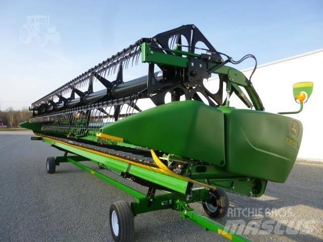 John Deere 630 F Combine harvester heads