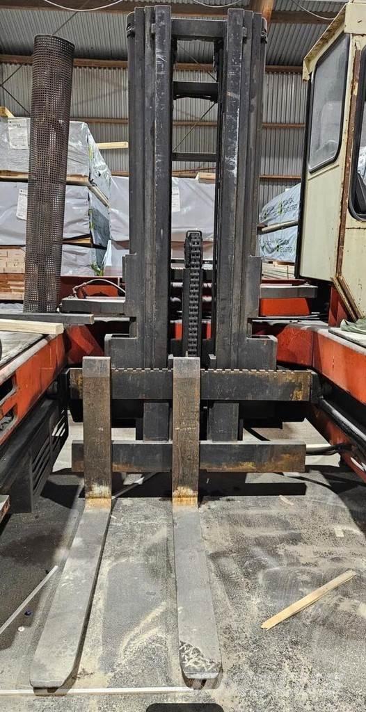 Kalmar DFQ 40 Sideloader