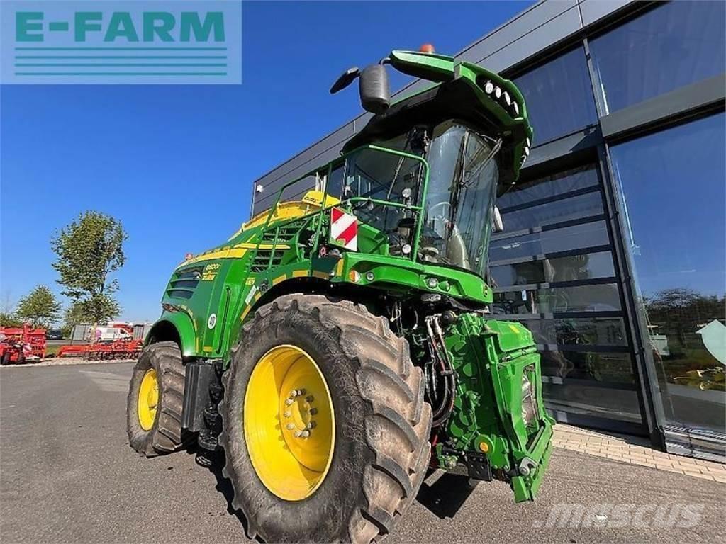 John Deere 8600 Self-propelled foragers
