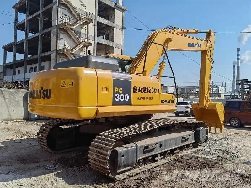 Komatsu PC 300 Crawler excavators