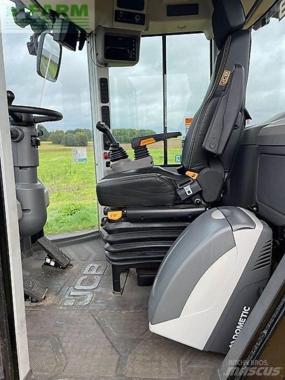 JCB 427 agri Mini excavators < 7t