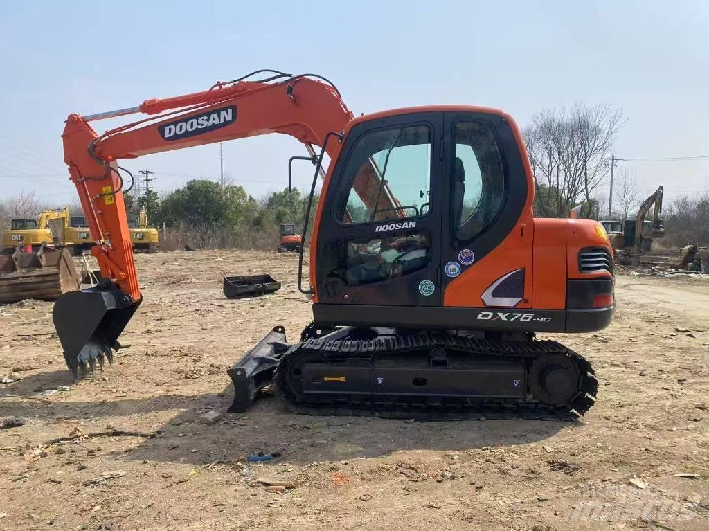 Doosan DX75 Mini excavators < 7t