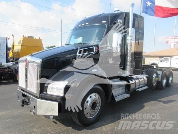 Kenworth T880 Truck Tractor Units