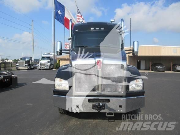 Kenworth T880 Truck Tractor Units