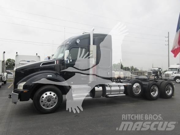 Kenworth T880 Truck Tractor Units
