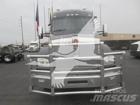 Kenworth T880 Truck Tractor Units