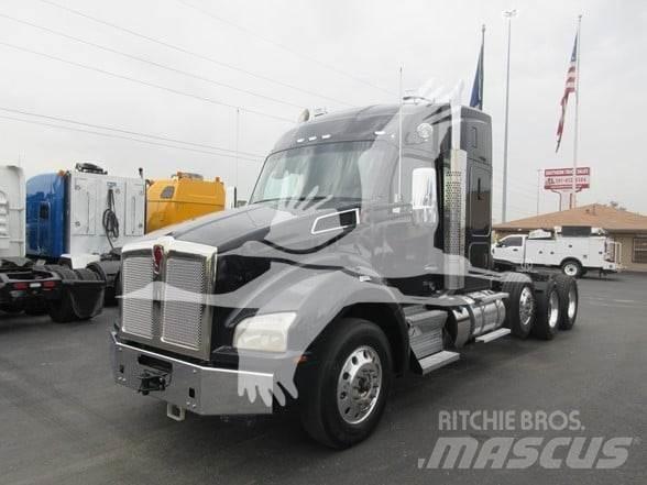 Kenworth T880 Truck Tractor Units