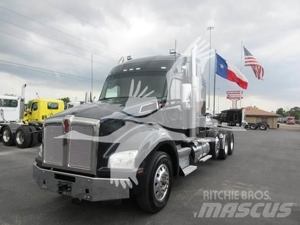 Kenworth T880 Truck Tractor Units