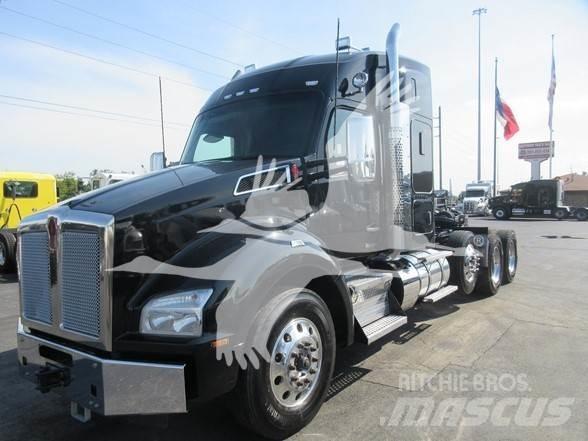 Kenworth T880 Truck Tractor Units
