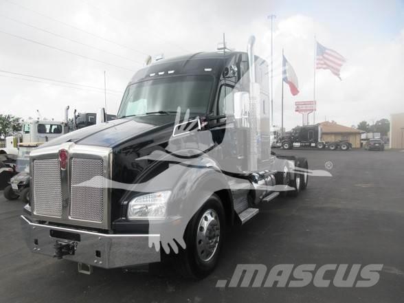Kenworth T880 Truck Tractor Units