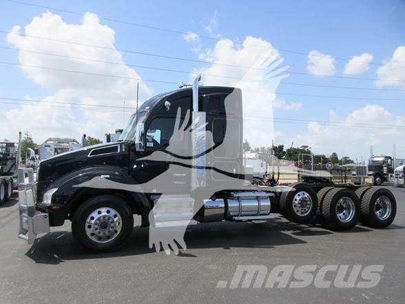 Kenworth T880 Truck Tractor Units