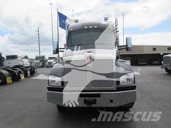 Kenworth T880 Truck Tractor Units