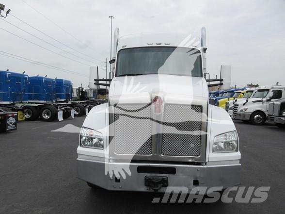 Kenworth T880 Truck Tractor Units