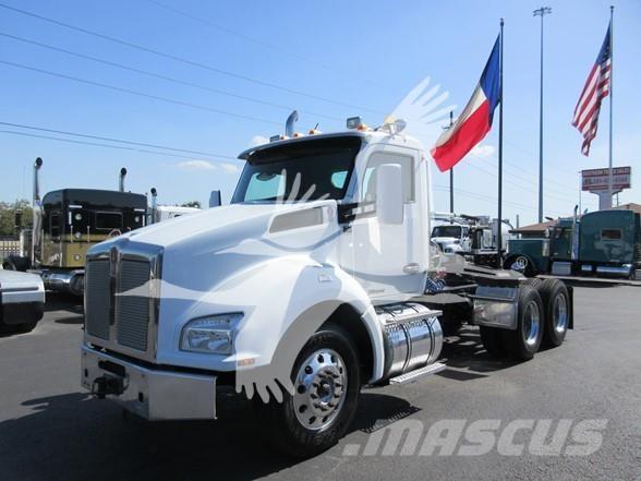 Kenworth T880 Truck Tractor Units